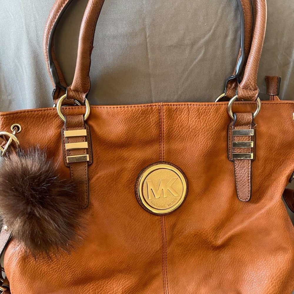 Michael Kors Soft Hobo Purse